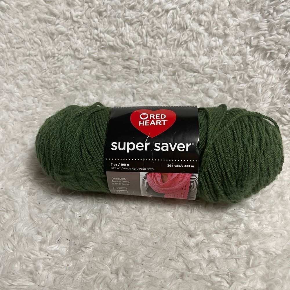 Red Heart Super Saver Yarn in olive Green 364 yds/v 333m